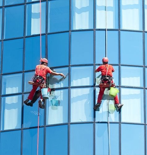 Мытье фасадов промальпинистами в Советском